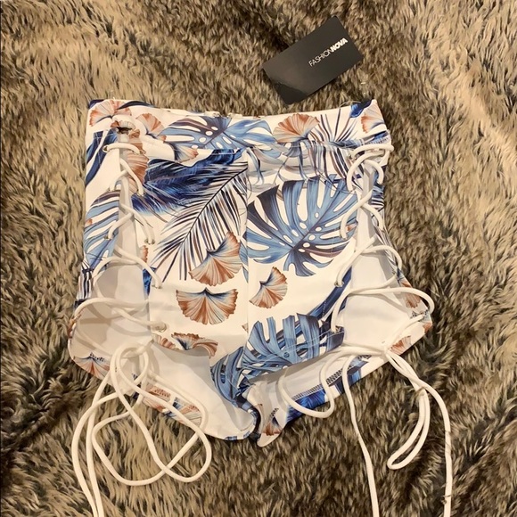 Shorts - Picture 4 of 6